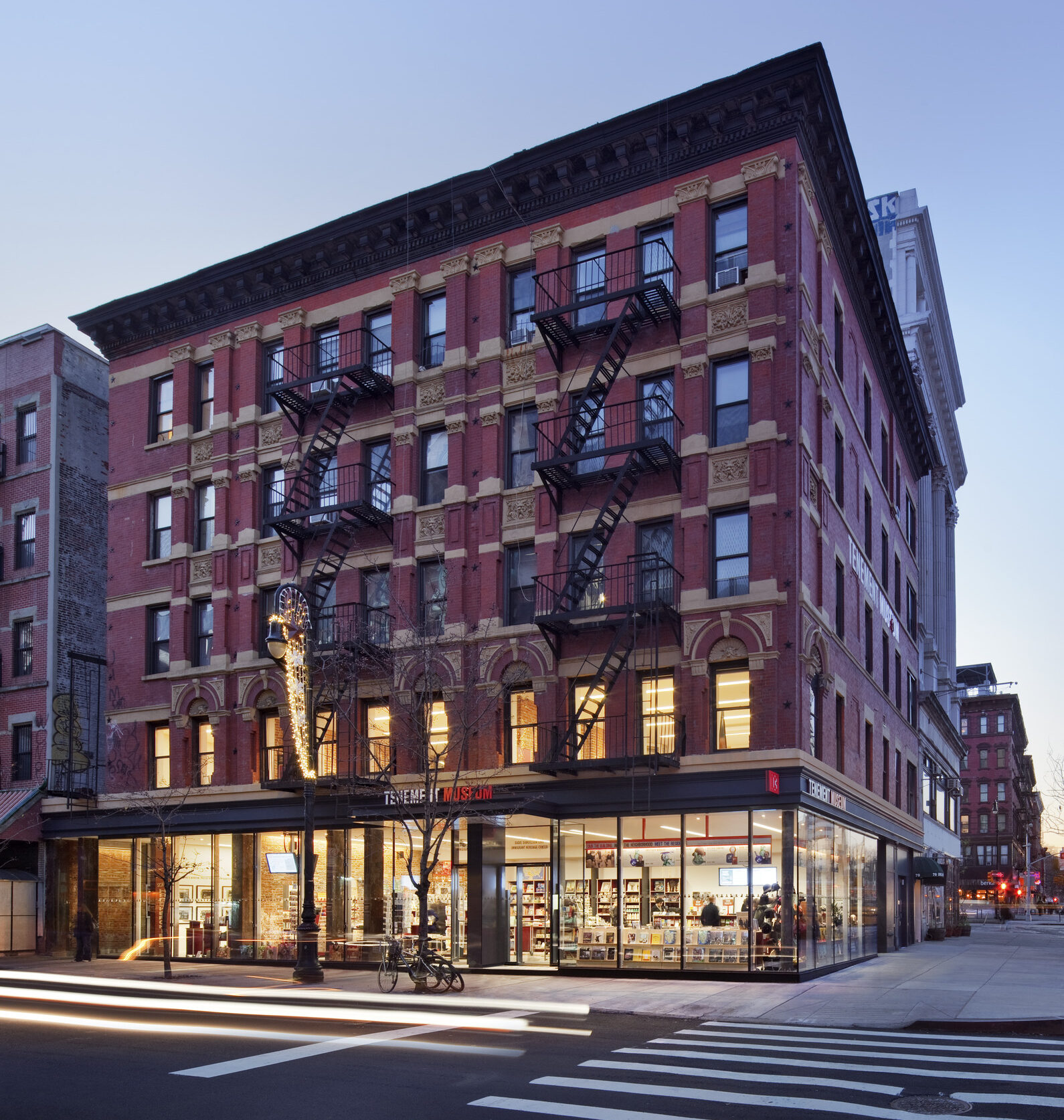 Tenement Museum: Exterior of Visitor's Center at 103 Orchard Street