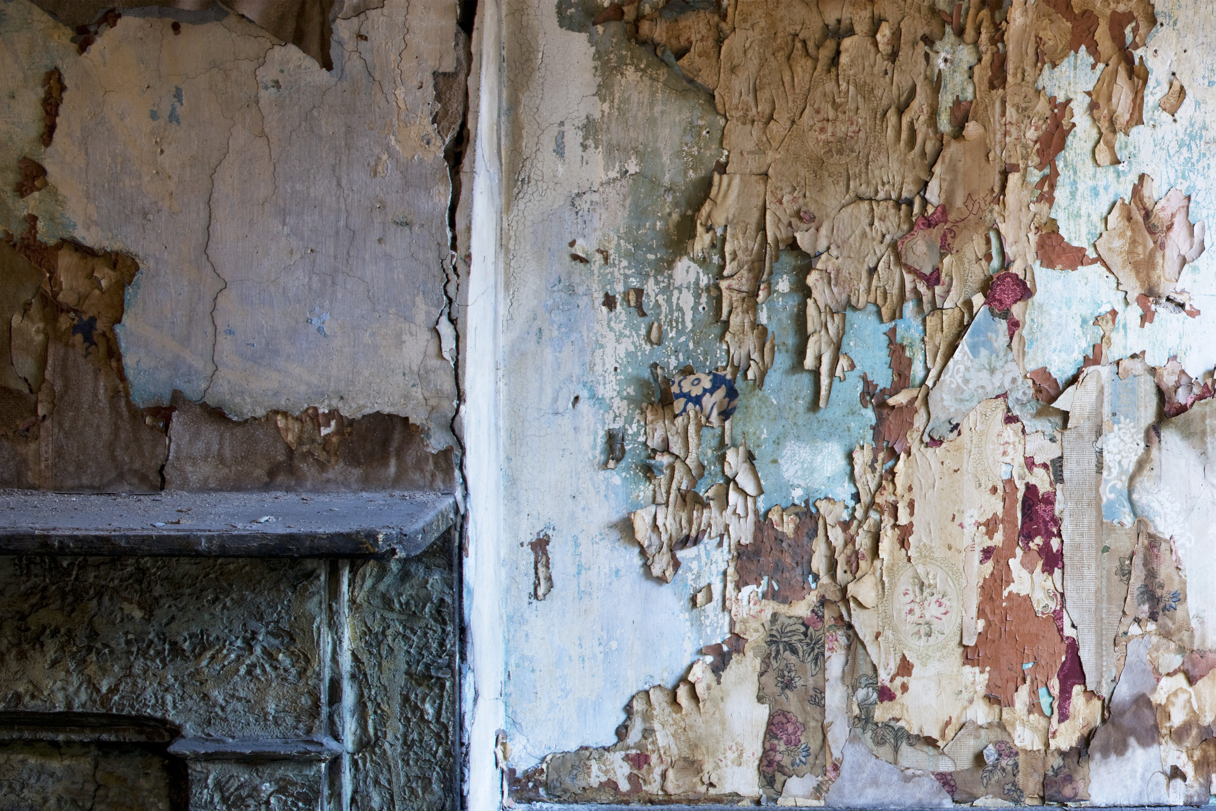 Tenement Museum: Stabilized display of original architecture and wall peelings