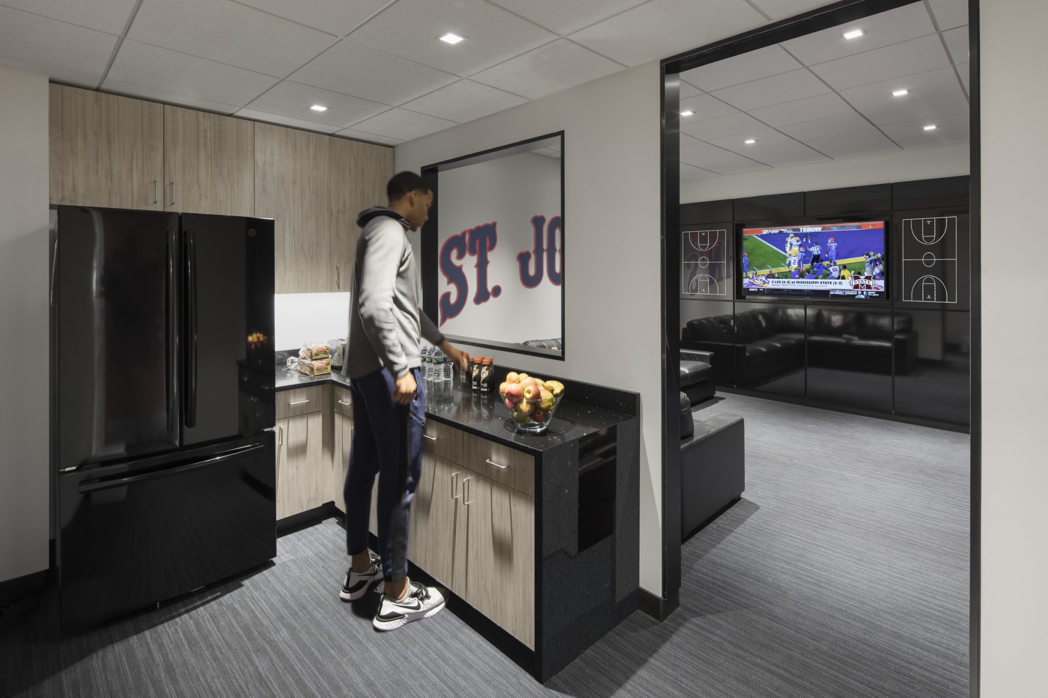 St. John's University: Mens Basketball Locker Suite | Perkins Eastman