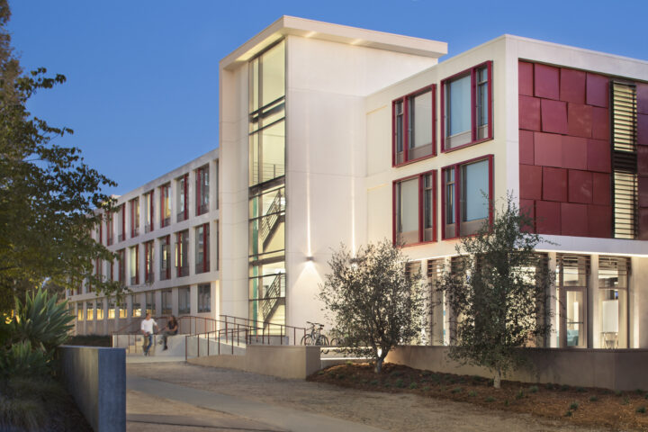 Claremont McKenna College: Residence Halls - Perkins Eastman